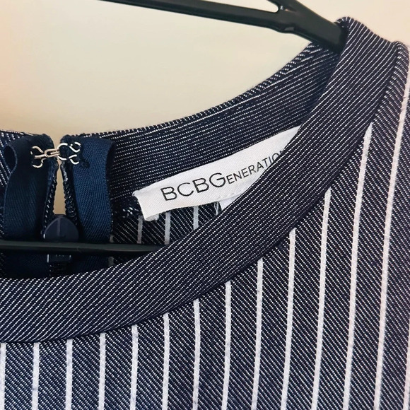 BCBGeneration Sleeveless Stripe Flare Denim Dress – Size 8 - Picture 5 of 11